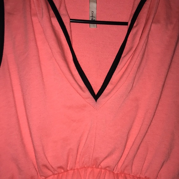 Crop top - Picture 2 of 3